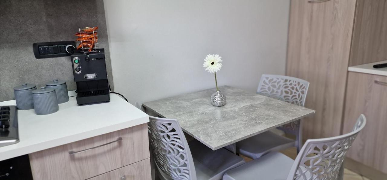 Fashion House Napoli Apartment Exterior foto